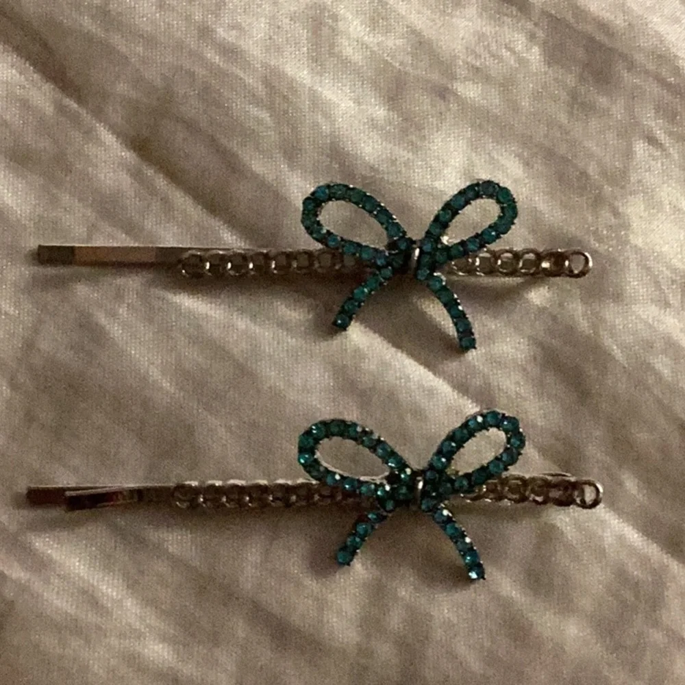 🌺NWT Just Too Amazing Rhinestone Blue Bow Hair Pins Make Perfect Gift 🌺 - Picture 7 of 7